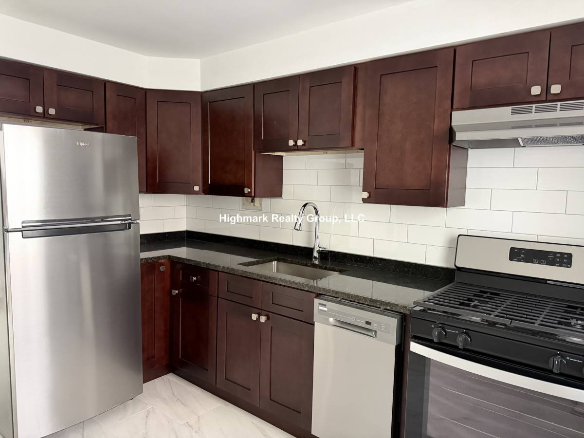 Apartment for rent at 6733 N California Ave #GW3, Chicago, IL 60645
