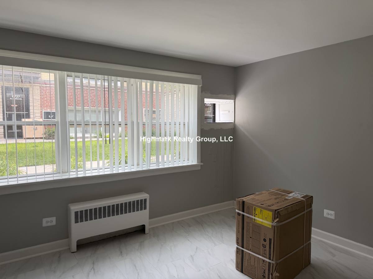 Apartment for rent at 6733 N California Ave #GW3, Chicago, IL 60645