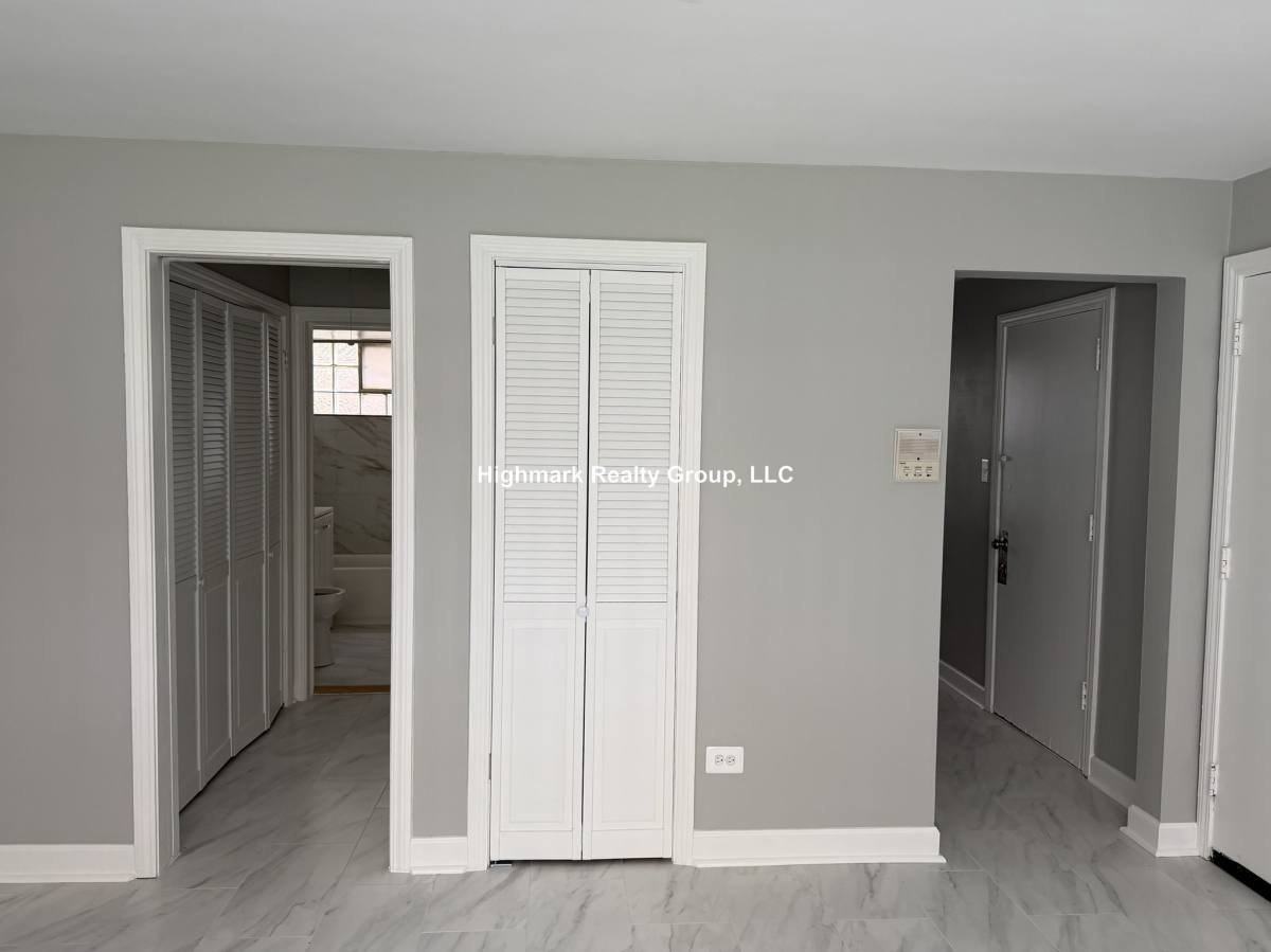 Apartment for rent at 6733 N California Ave #GW3, Chicago, IL 60645