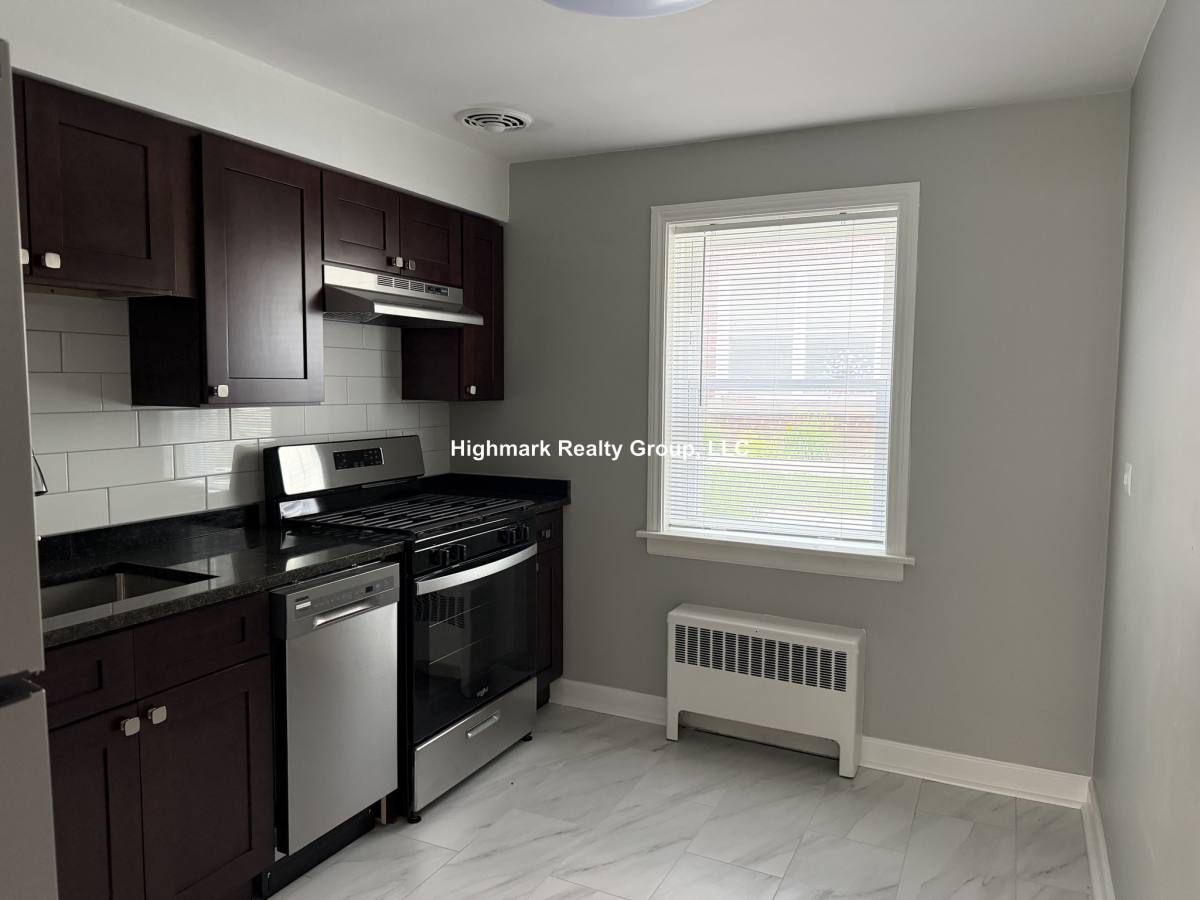 Apartment for rent at 6733 N California Ave #GW3, Chicago, IL 60645