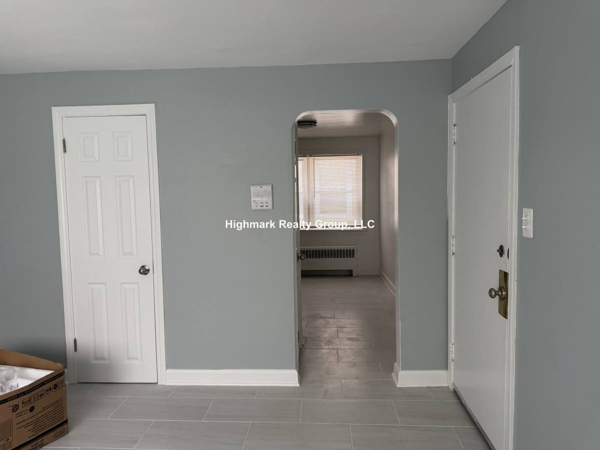 Apartment for rent at 6733 N California Ave #GW3, Chicago, IL 60645