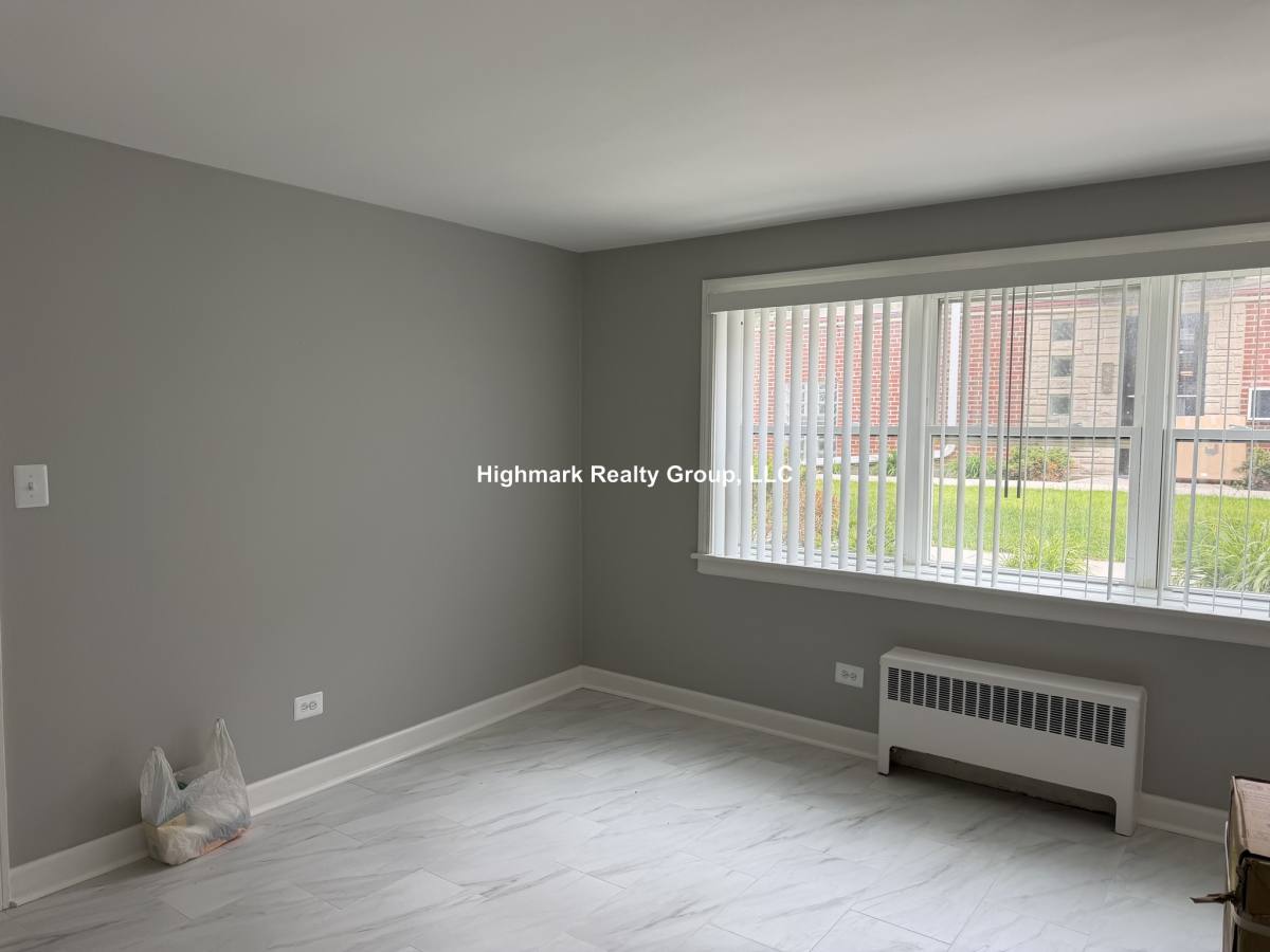 Apartment for rent at 6733 N California Ave #GW3, Chicago, IL 60645