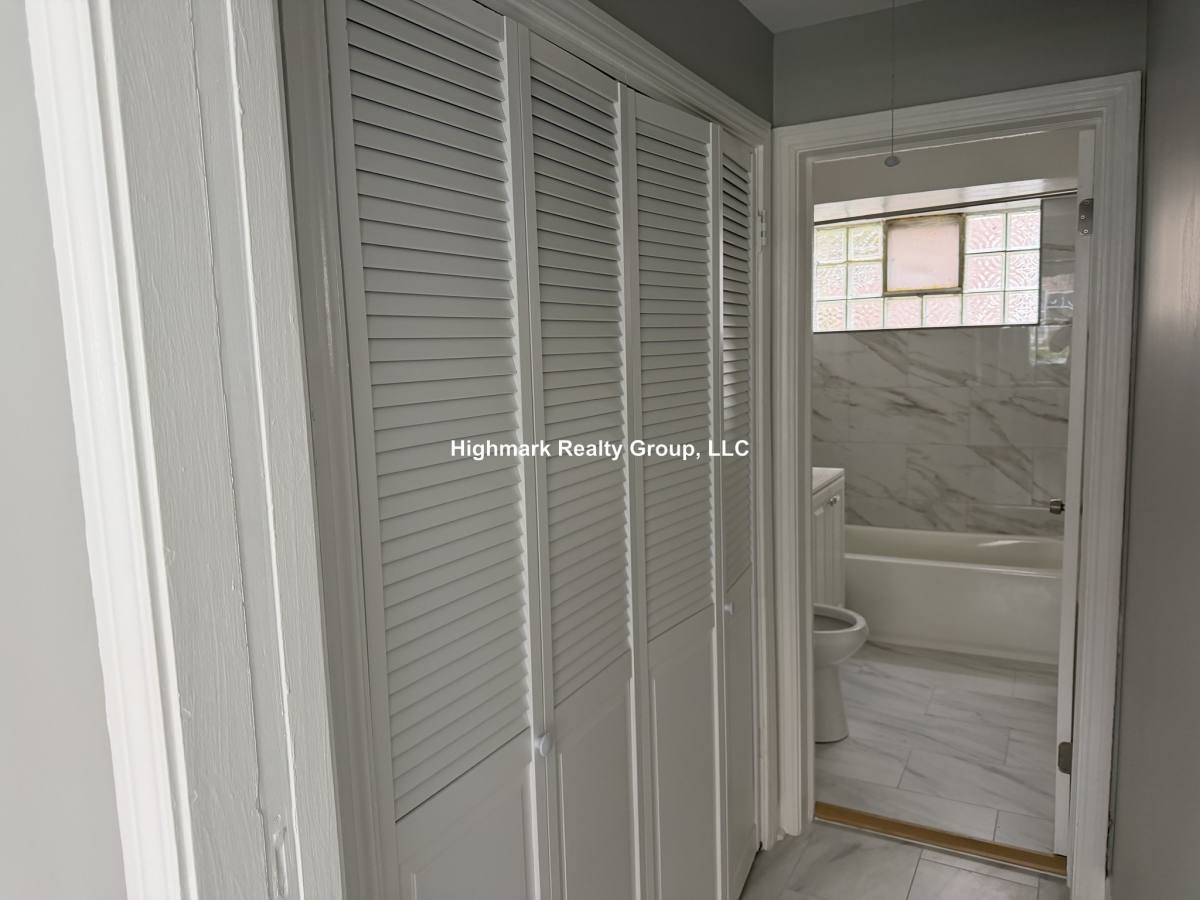 Apartment for rent at 6733 N California Ave #GW3, Chicago, IL 60645