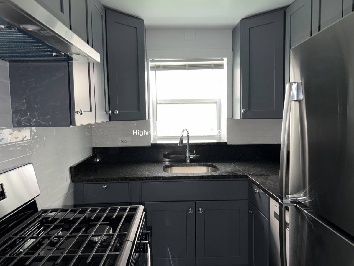 Apartment for rent at 2752 W N Shore Ave #GN2, Chicago, IL 60645
