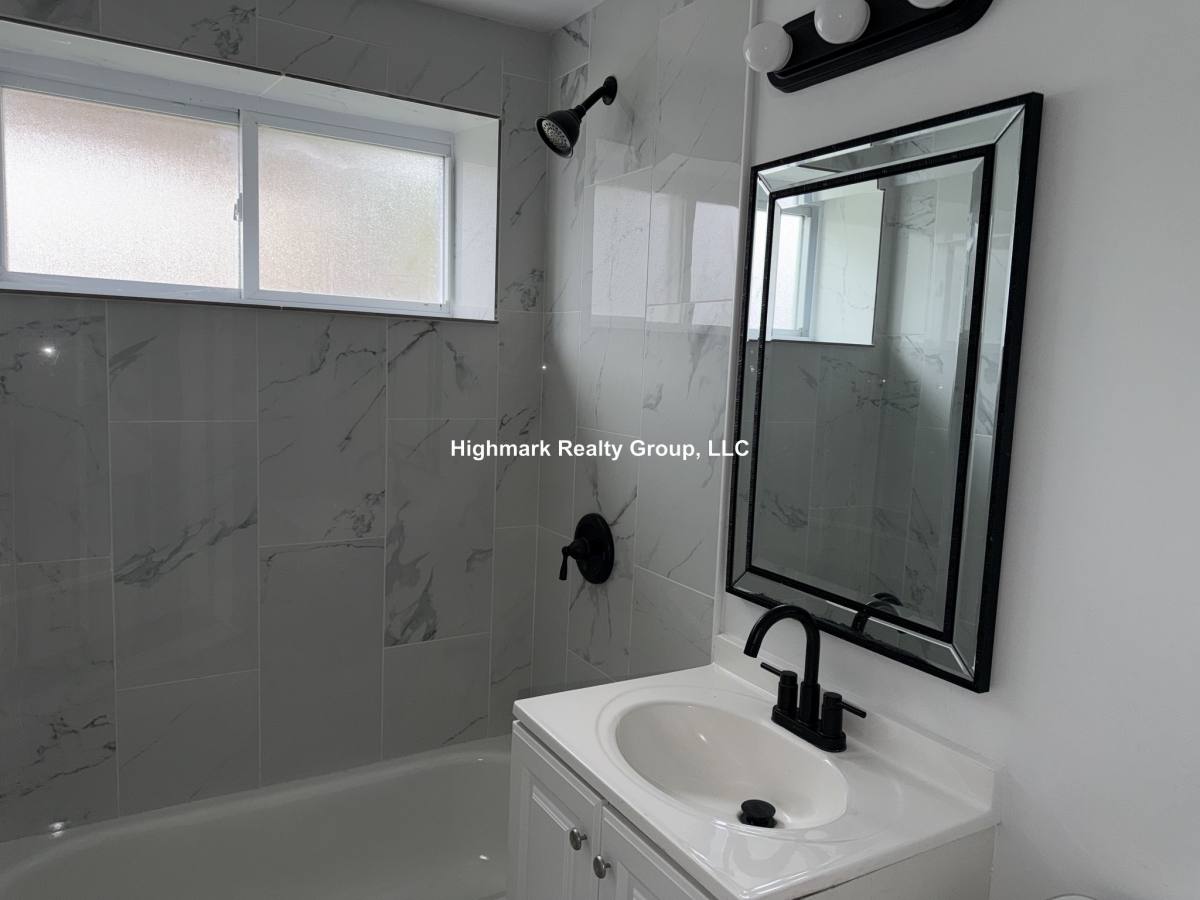 Apartment for rent at 2752 W N Shore Ave #GN2, Chicago, IL 60645