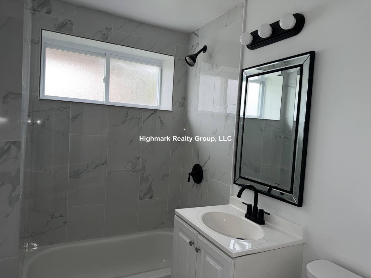 Apartment for rent at 2752 W N Shore Ave #GN2, Chicago, IL 60645
