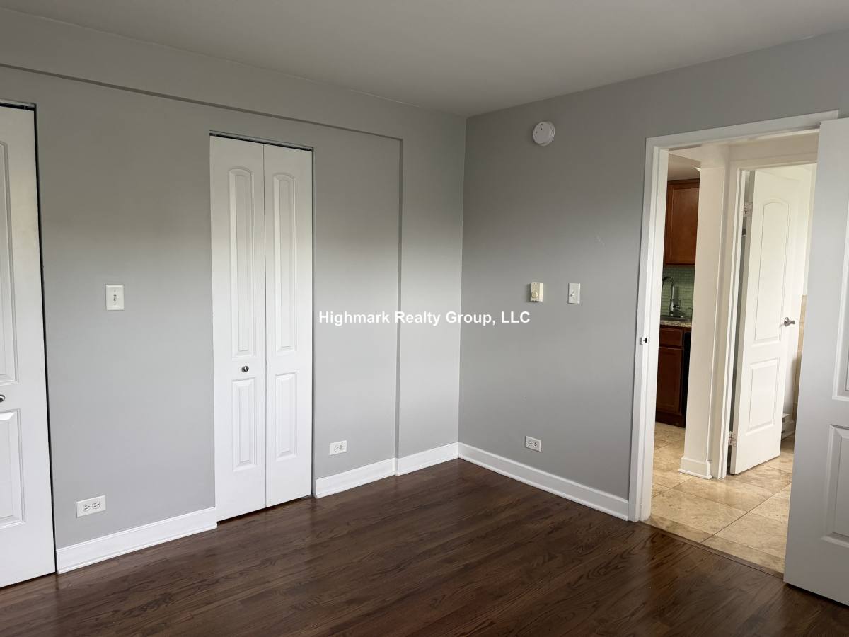 Apartment for rent at 7630 N Milwaukee Ave #1VB, Niles, IL 60714