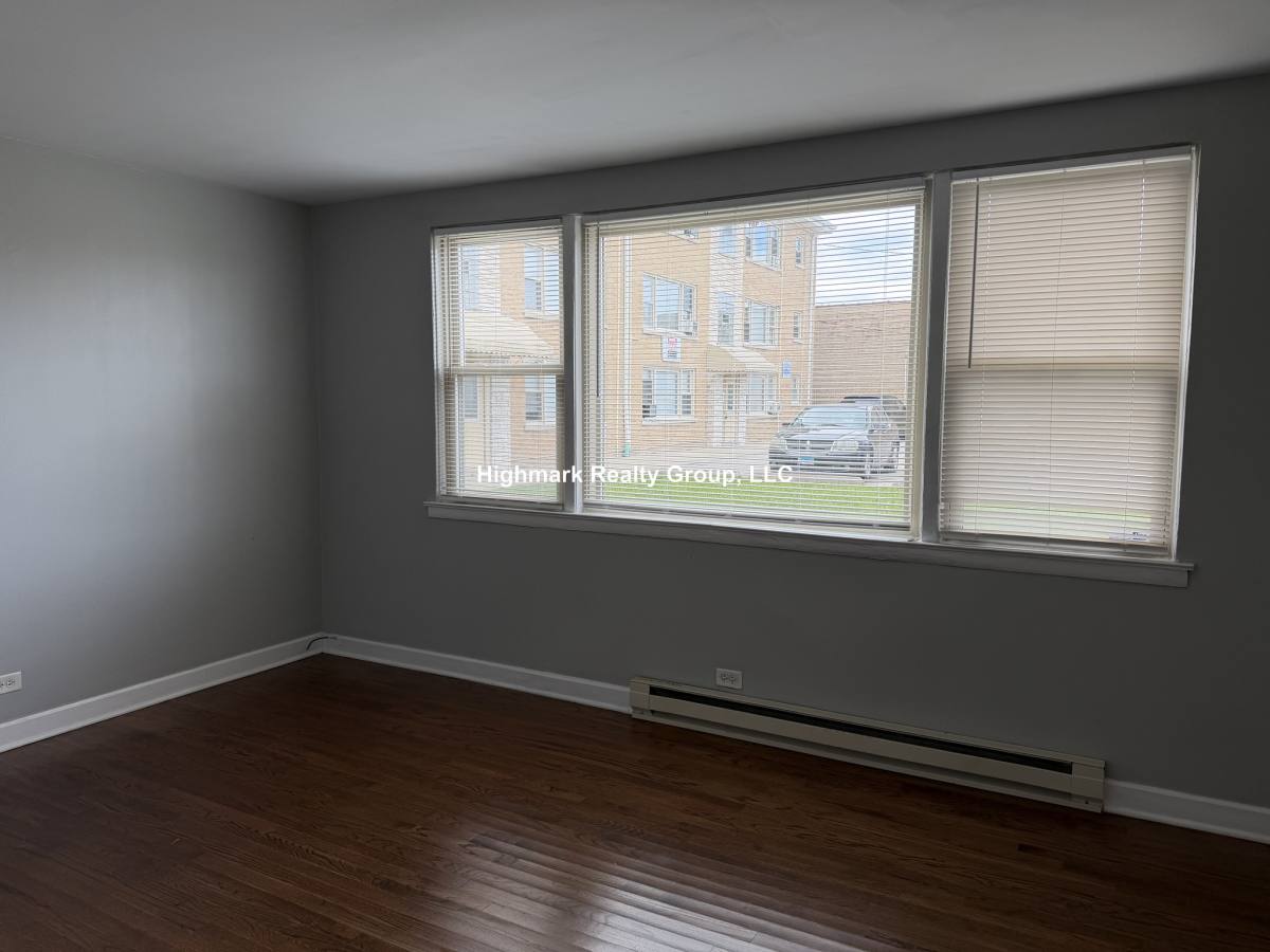 Apartment for rent at 7630 N Milwaukee Ave #1VB, Niles, IL 60714