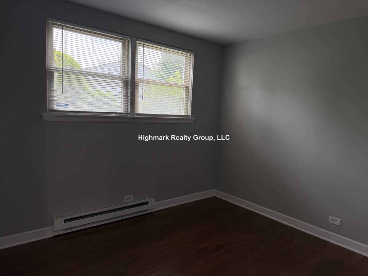 Apartment for rent at 7630 N Milwaukee Ave #1VB, Niles, IL 60714