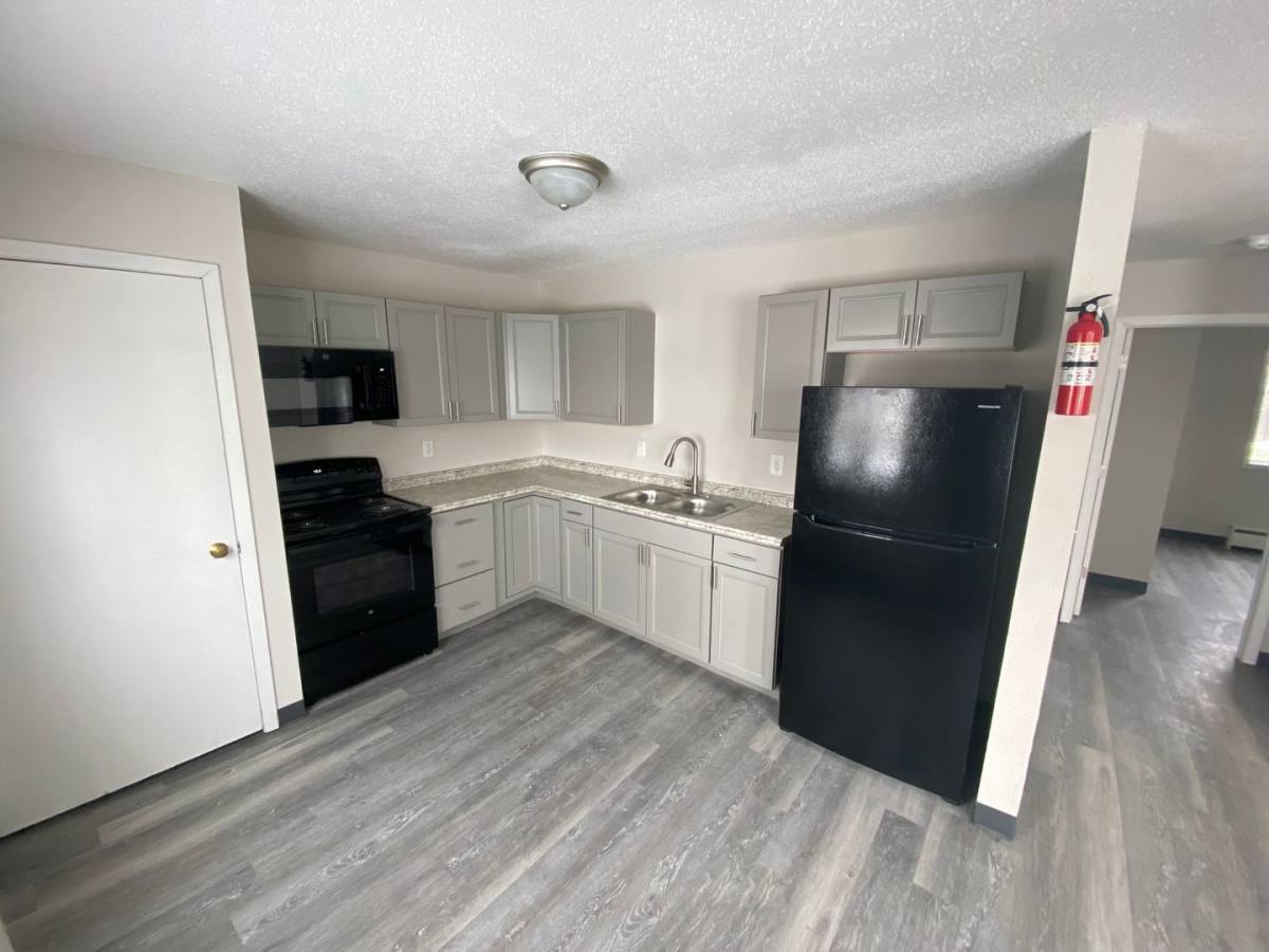 Apartment for rent at 2100 Westdale Dr SW, Cedar Rapids, IA 52404