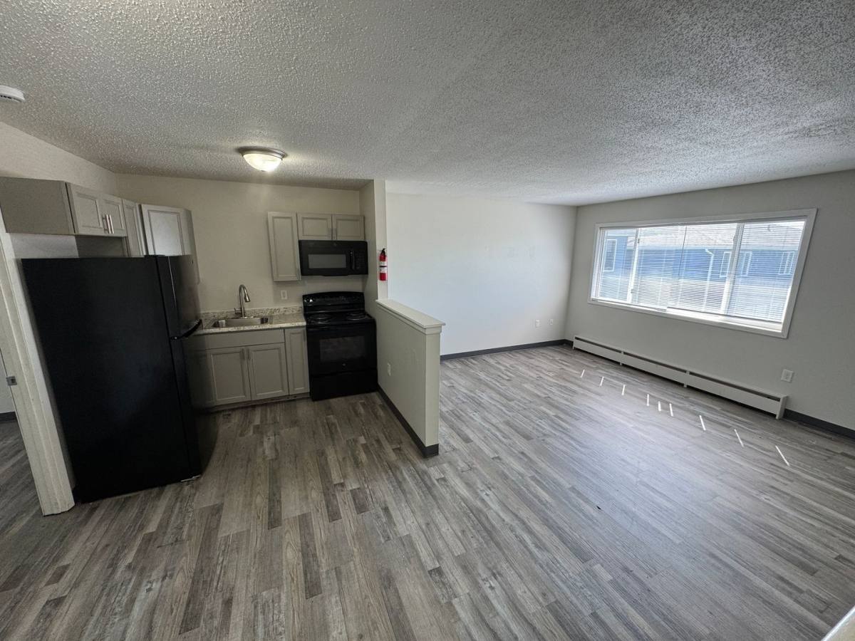 Apartment for rent at 2100 Westdale Dr SW, Cedar Rapids, IA 52404