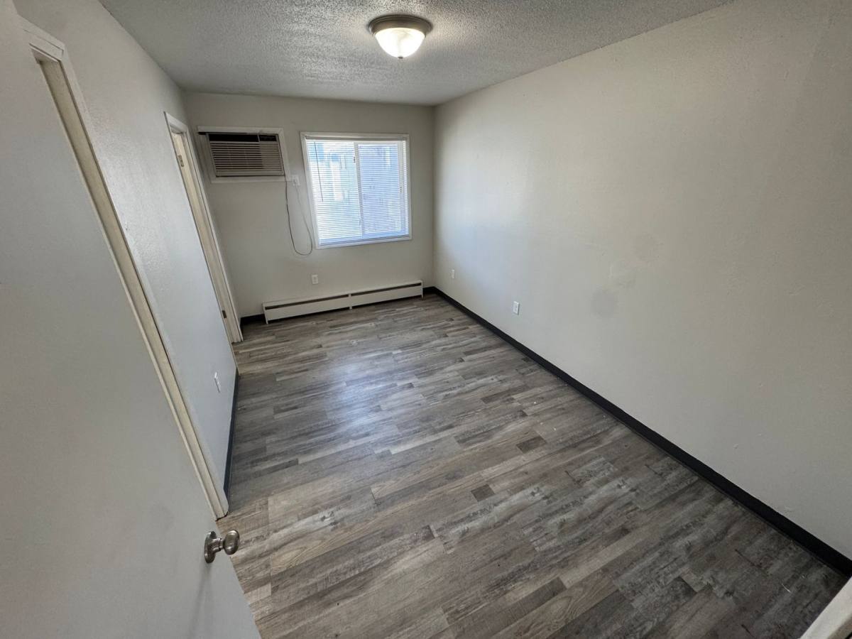 Apartment for rent at 2100 Westdale Dr SW, Cedar Rapids, IA 52404