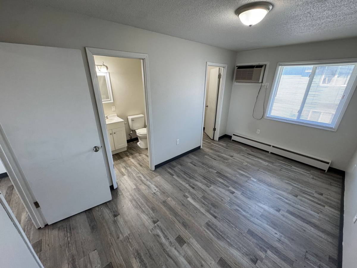 Apartment for rent at 2100 Westdale Dr SW, Cedar Rapids, IA 52404