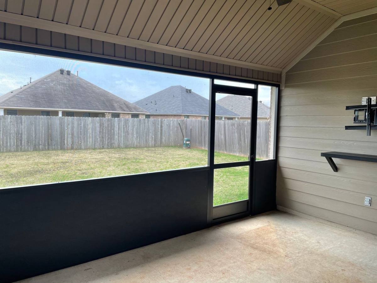 House for rent at 4001 False River Dr, Bossier City, LA 71111