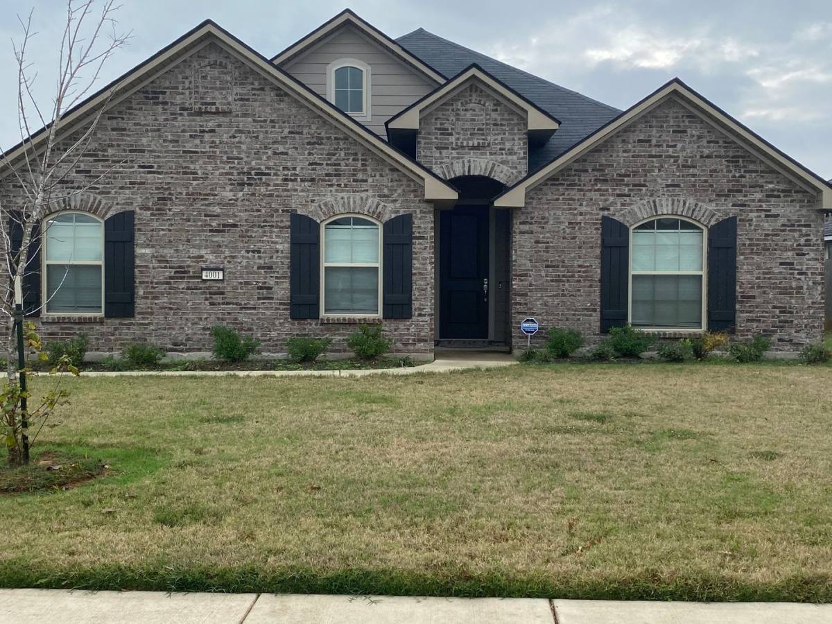 House for rent at 4001 False River Dr, Bossier City, LA 71111