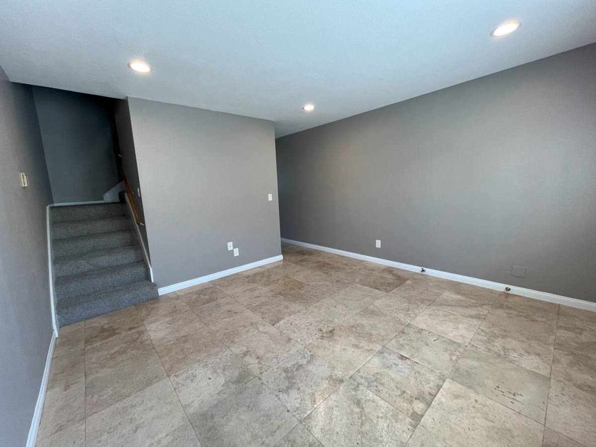 Townhouse for rent at 3662 Nile St, San Diego, CA 92104