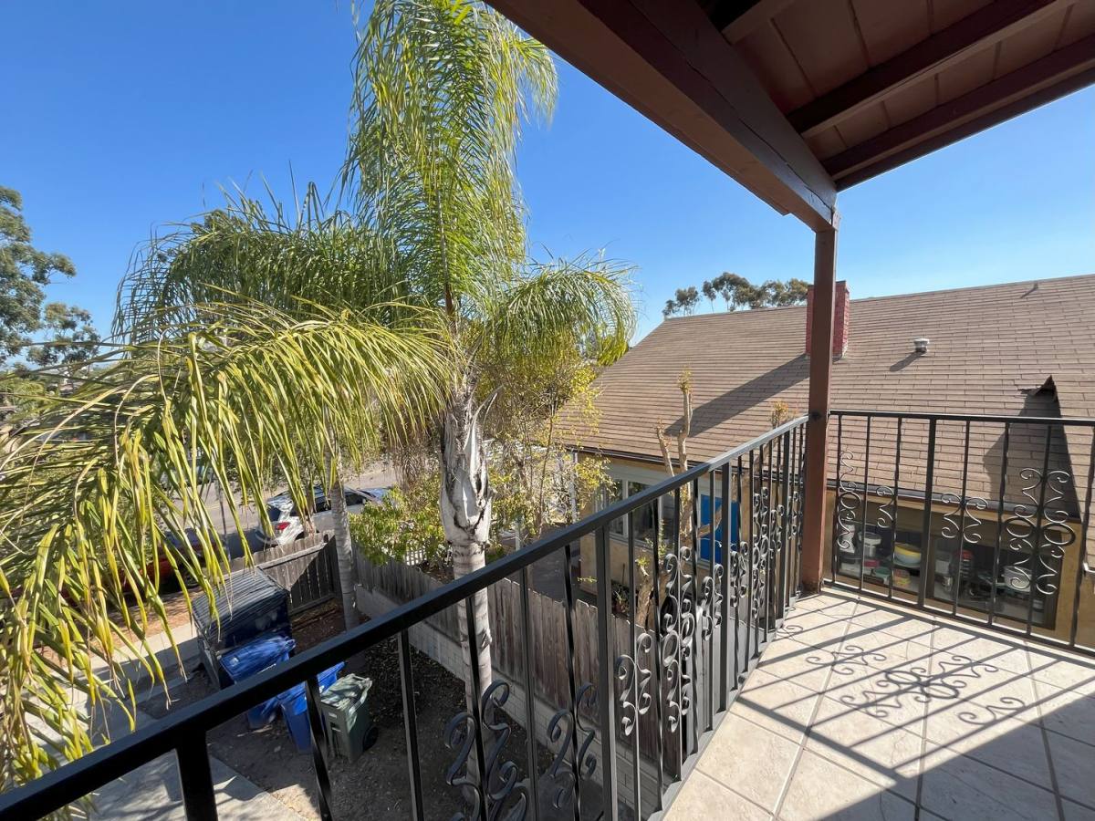 Townhouse for rent at 3662 Nile St, San Diego, CA 92104