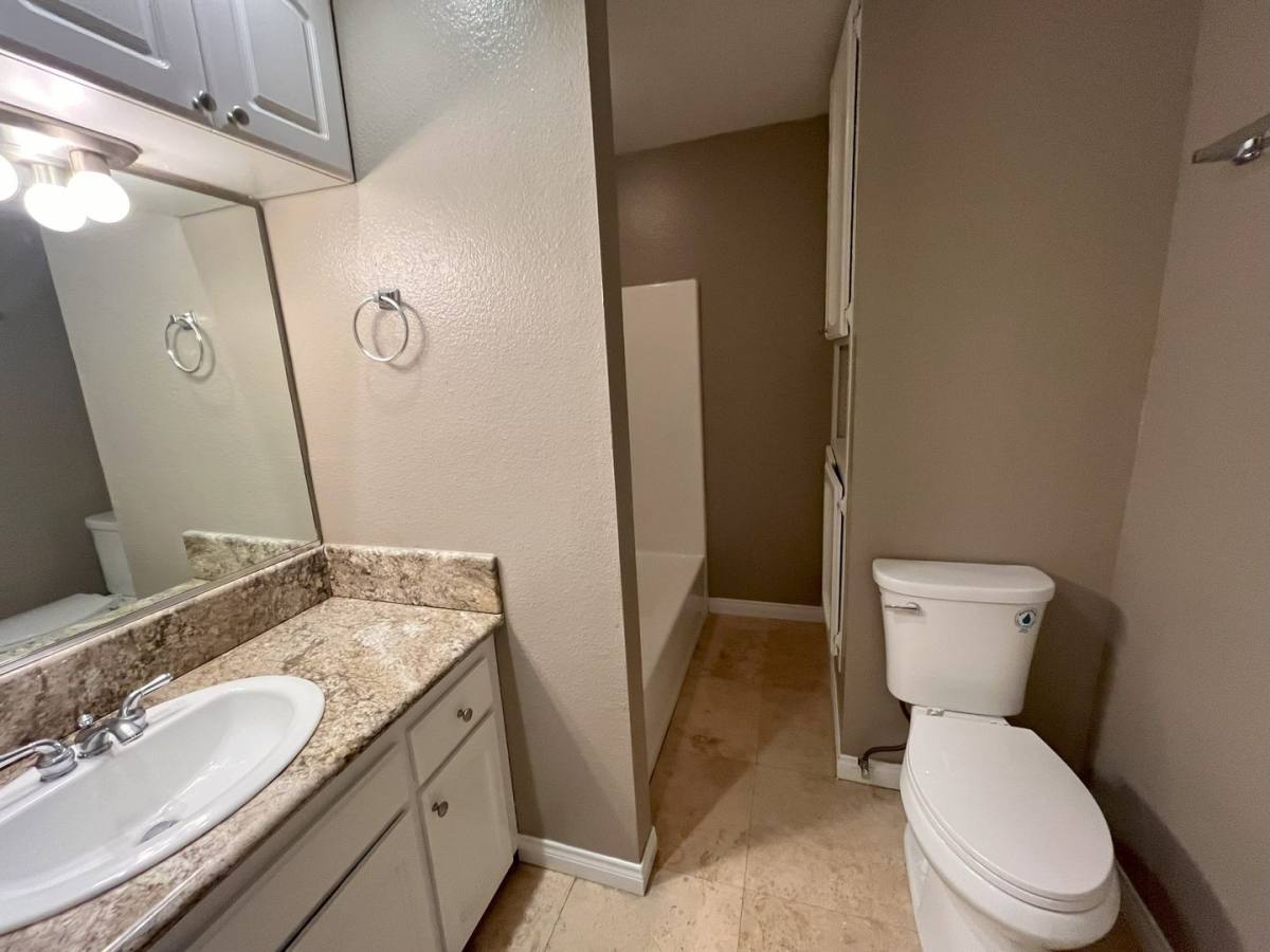 Townhouse for rent at 3662 Nile St, San Diego, CA 92104