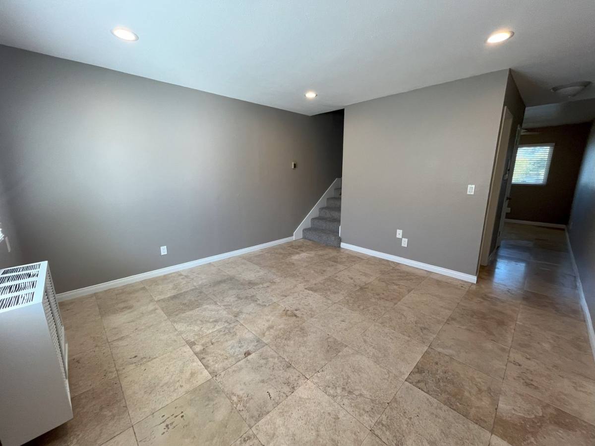 Townhouse for rent at 3662 Nile St, San Diego, CA 92104
