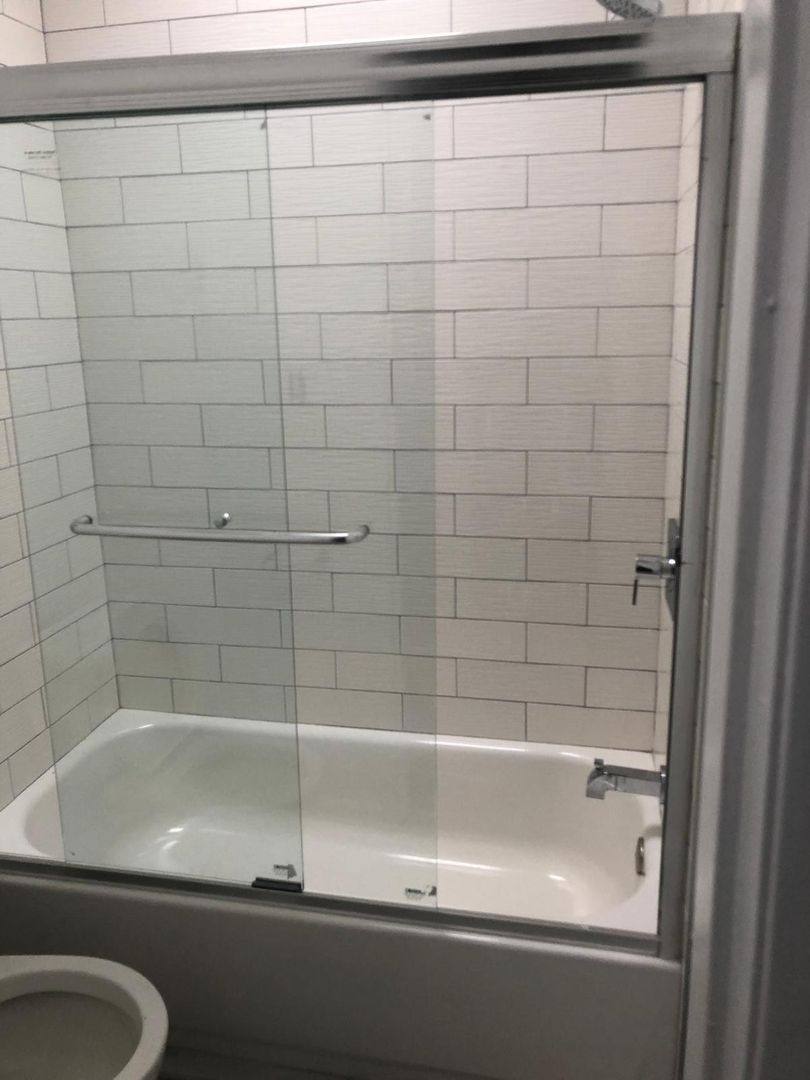 Apartment for rent at 324 S St Andrews Place, Los Angeles, CA 90020