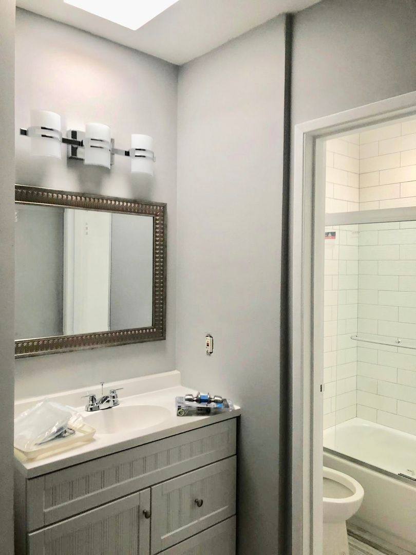 Apartment for rent at 324 S St Andrews Place, Los Angeles, CA 90020
