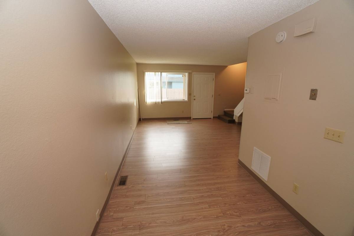 Apartment for rent at 813 W 75th Ave, Anchorage, AK 99518