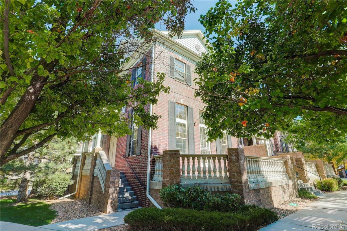 Townhouse for rent at 3784 S Dayton St, Aurora, CO 80014
