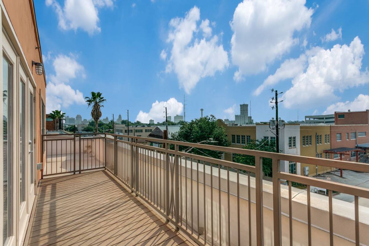 Condo for rent at 1401 S Flores St, San Antonio, TX 78204