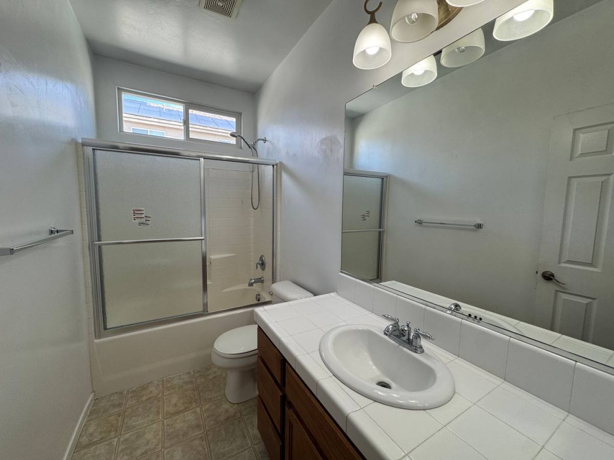 House for rent at 11713 Starlight Dr, Bakersfield, CA 93312