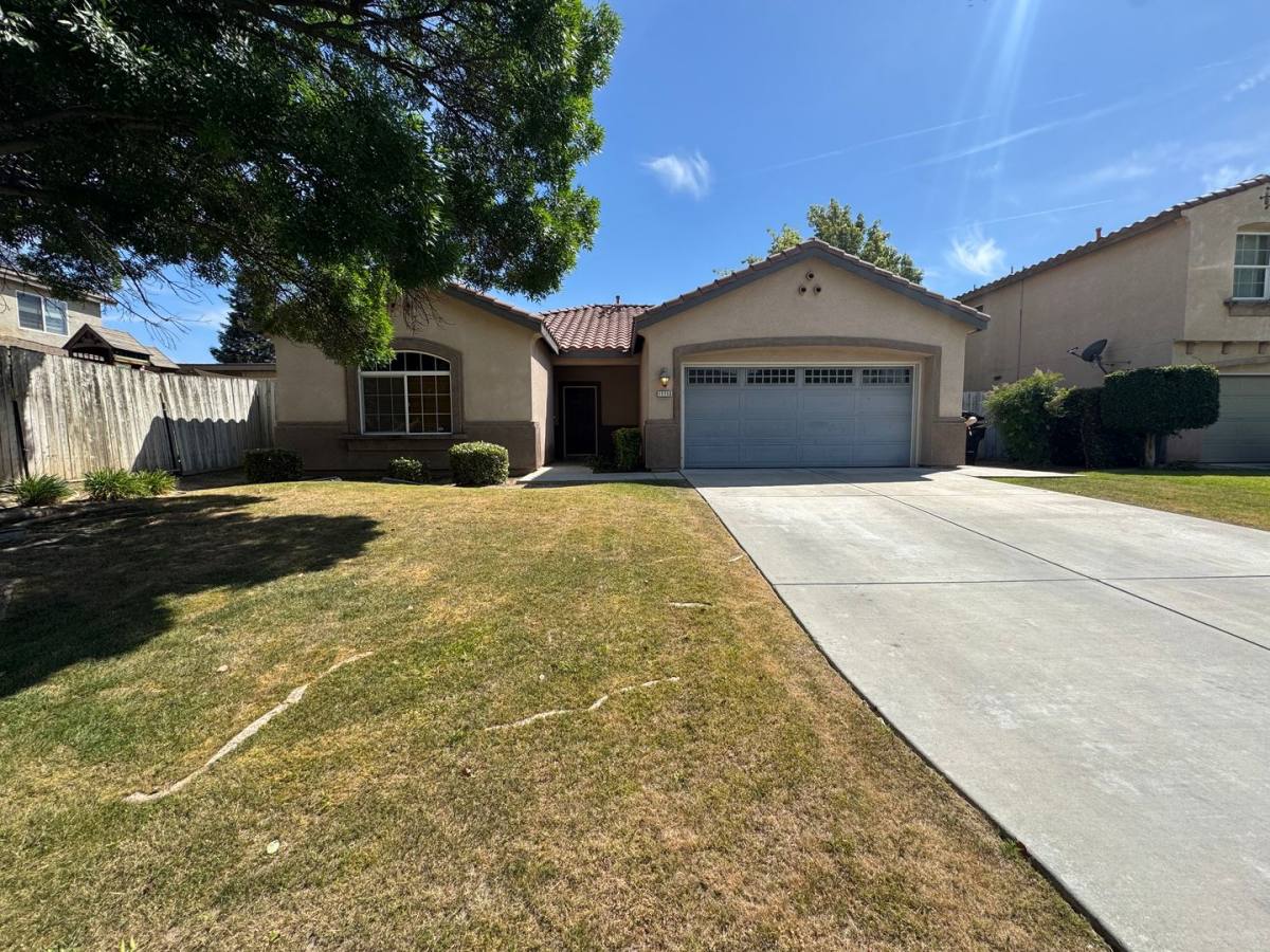 House for rent at 11713 Starlight Dr, Bakersfield, CA 93312