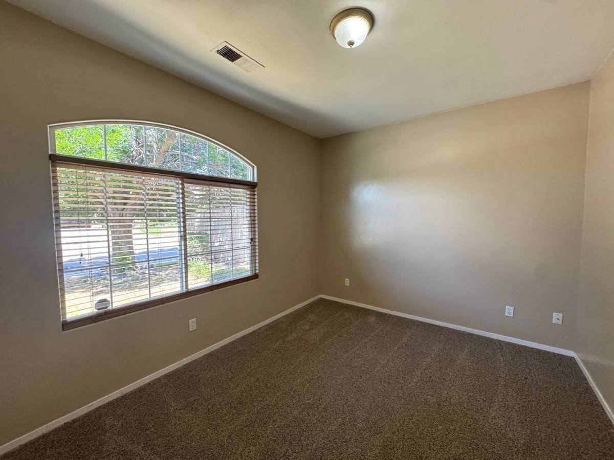 House for rent at 11713 Starlight Dr, Bakersfield, CA 93312