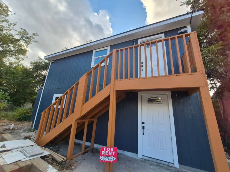 Apartment for rent at 2209 Gano St, Houston, TX 77009