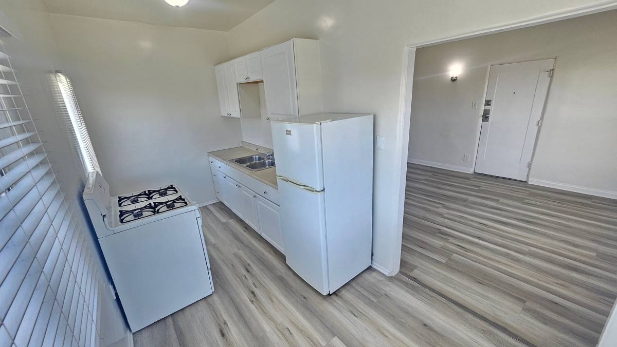 Apartment for rent at 1750 S Longwood Ave, Los Angeles, CA 90019