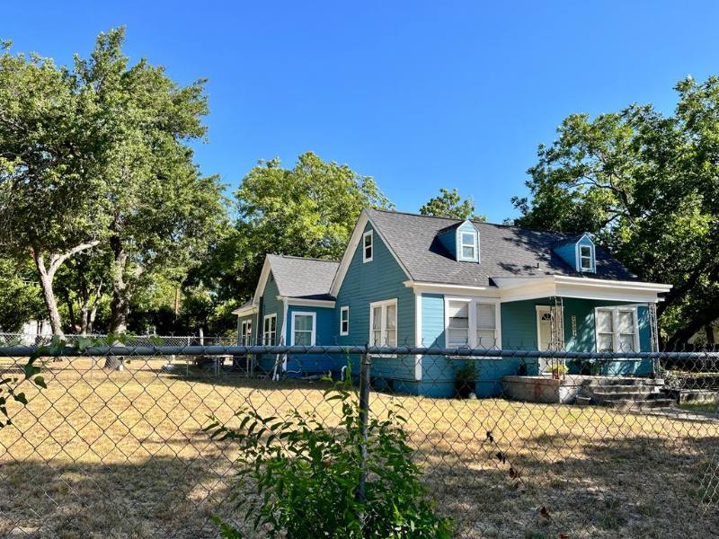 Townhouse for rent at 1400 N 23rd St, Waco, TX 76707