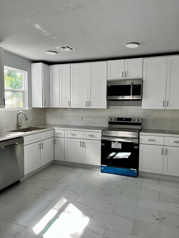 Townhouse for rent at 1400 N 23rd St, Waco, TX 76707