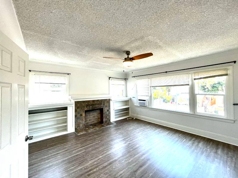 Apartment for rent at 855 1 2 W 43rd Place, Los Angeles, CA 90037