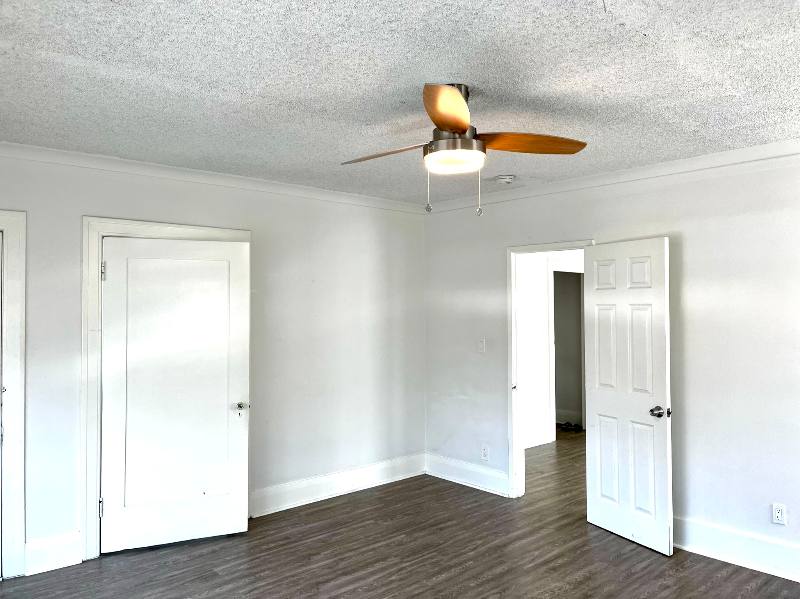 Apartment for rent at 855 1 2 W 43rd Place, Los Angeles, CA 90037