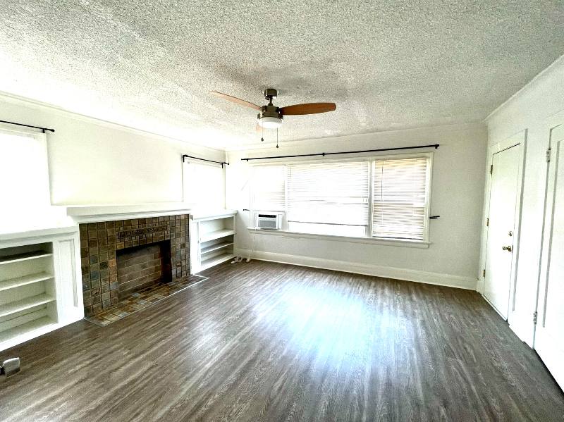 Apartment for rent at 855 1 2 W 43rd Place, Los Angeles, CA 90037