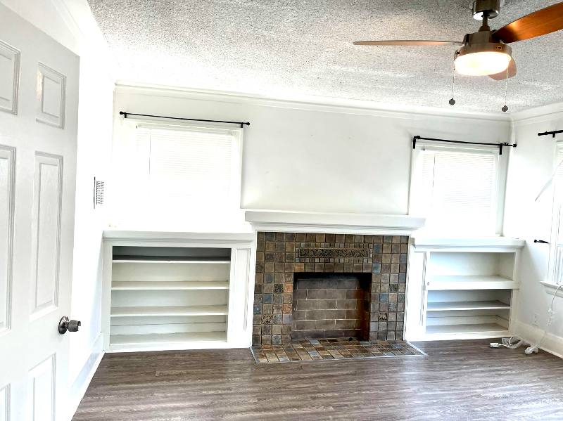 Apartment for rent at 855 1 2 W 43rd Place, Los Angeles, CA 90037