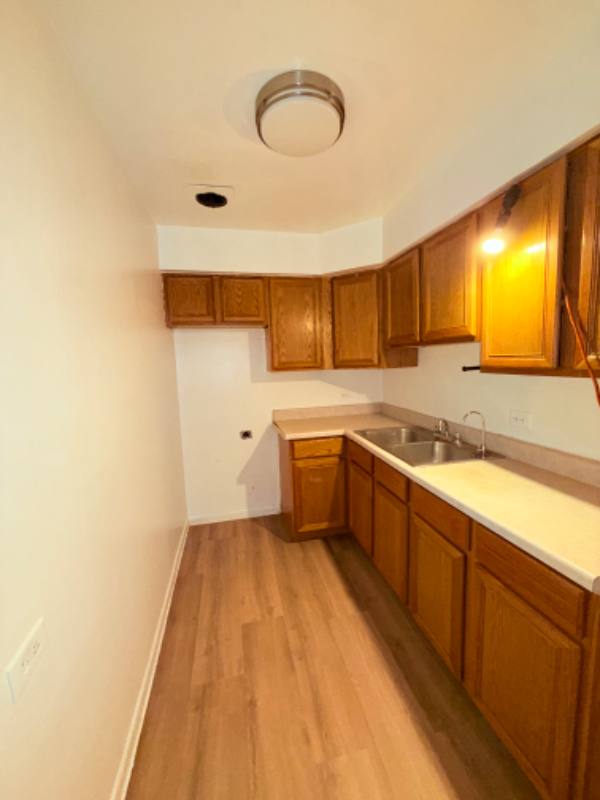 Apartment for rent at 5746 N Sheridan Rd, Chicago, IL 60660