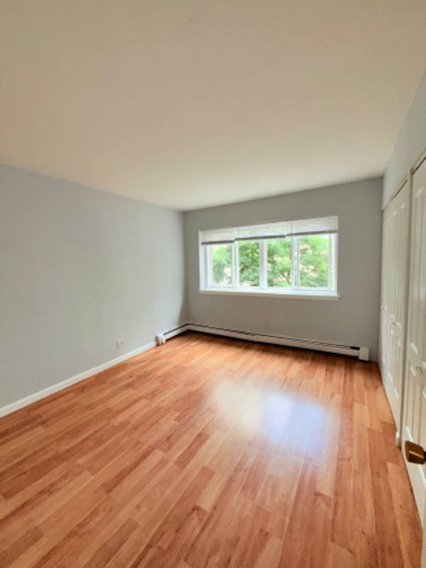 Apartment for rent at 5746 N Sheridan Rd, Chicago, IL 60660