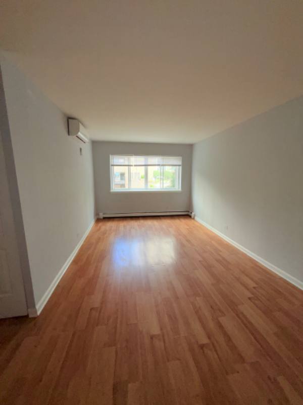 Apartment for rent at 5746 N Sheridan Rd, Chicago, IL 60660