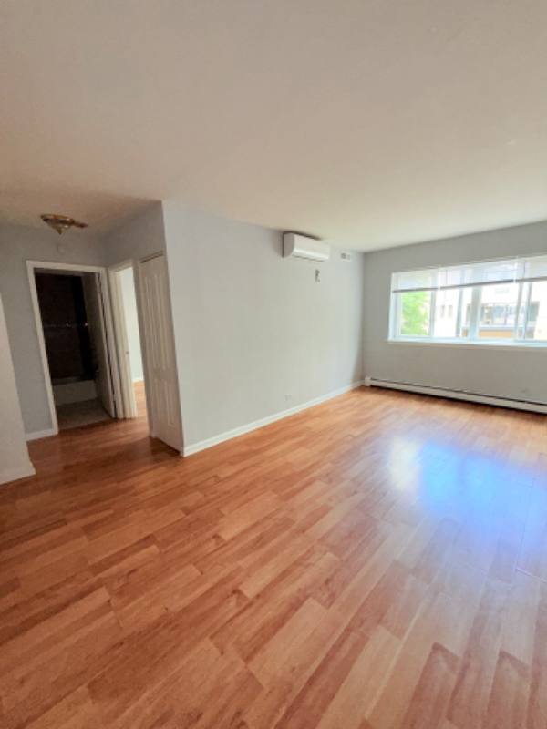 Apartment for rent at 5746 N Sheridan Rd, Chicago, IL 60660