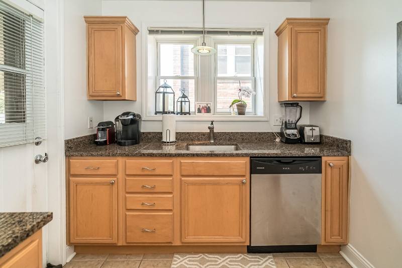 Apartment for rent at 7506 Cromwell Dr, Saint Louis, MO 63105