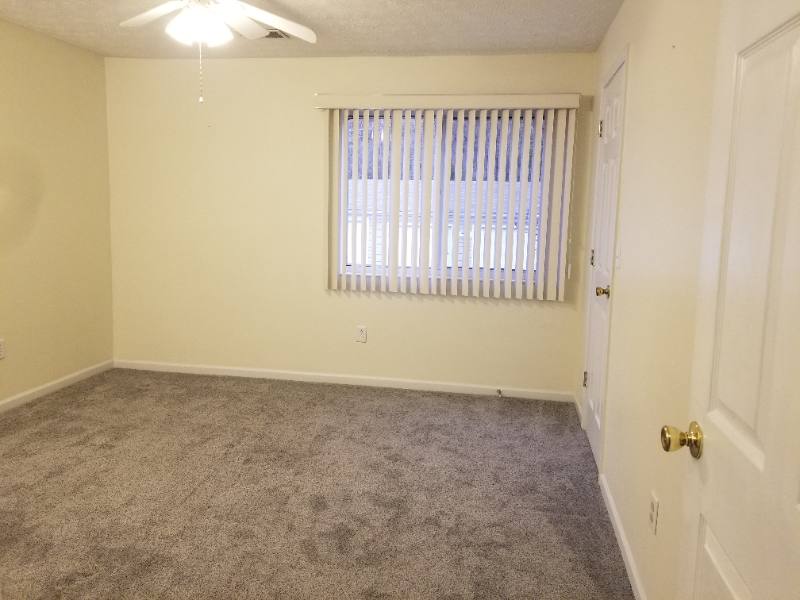 Condo for rent at 400 Lakeview Dr #5, Newport, KY 41071