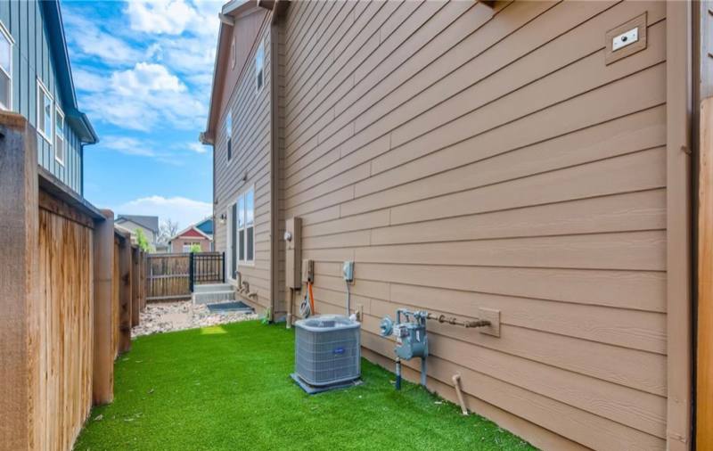 Townhouse for rent at 11209 E 25th Dr, Aurora, CO 80010