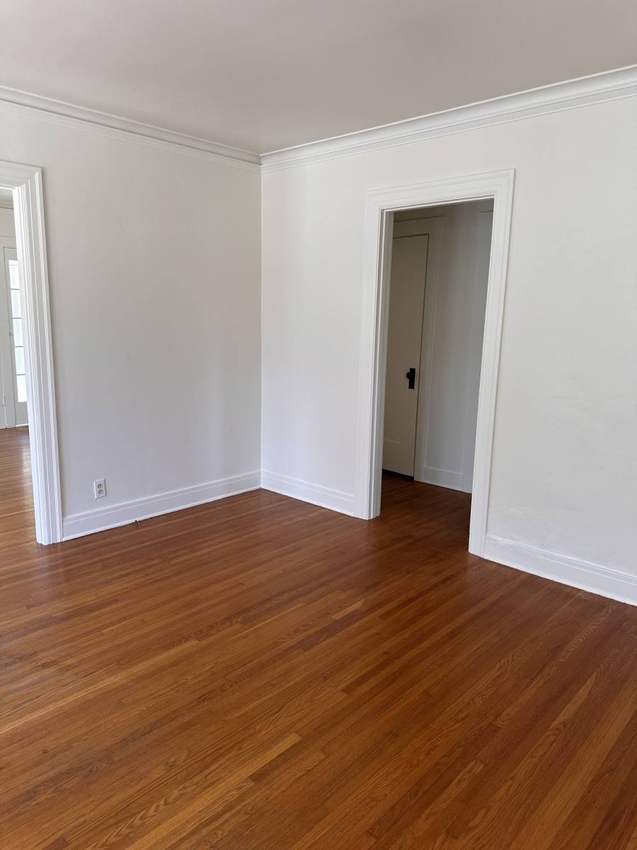 House for rent at 102 N Oak Ave, Pasadena, CA 91107