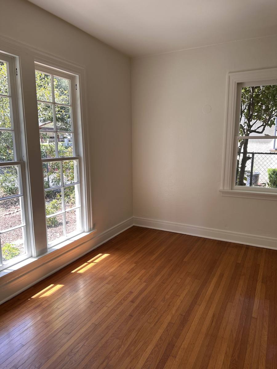 House for rent at 102 N Oak Ave, Pasadena, CA 91107