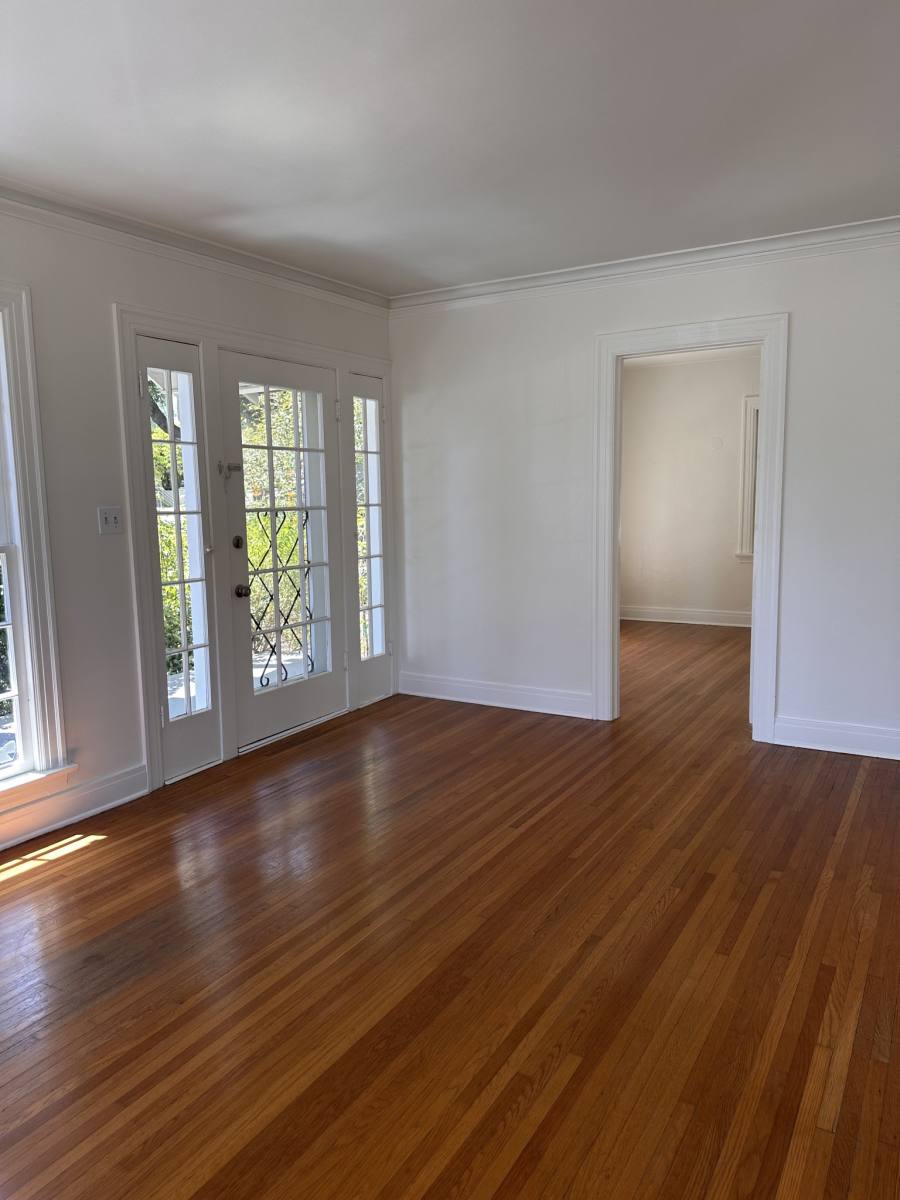 House for rent at 102 N Oak Ave, Pasadena, CA 91107