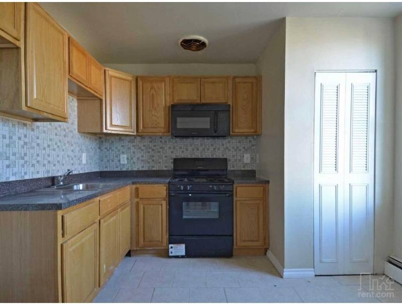 Apartment for rent at 10 Osborne Terrace, Newark, NJ 07108